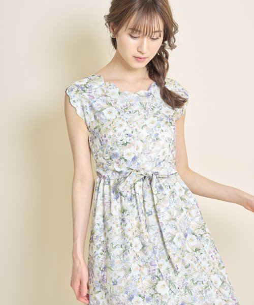 ウエストりぼん付きフラワープリントスカラップカットノースリーブワンピース トッコクローゼット Tocco Closet Magaseek