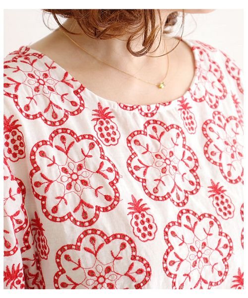 Sawa a la mode(サワアラモード)/ふんわり袖の花刺繍コットンブラウス/img13