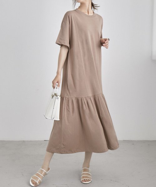 セール 10 Off ふわっと揺れるティアードが可憐でお洒落 裾ティアード半袖ロングワンピース レディース ワンピ ワンピース ティアード カットソーワンピ ロング フレア プチプラ ファッションレター Fashion Letter Magaseek