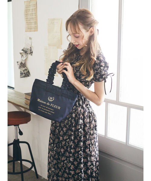 ブランドロゴフリルハンドルトートsバッグ メゾンドフルール Maison De Fleur Magaseek ブランドロゴフリルハンドルトートsバッグ メゾンドフルール Maison De Fleur Magaseek