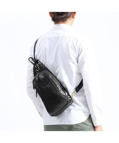 ダブルス ボディバッグ DOUBLES バッグ ショルダーバッグ ワンショルダーバッグ YIX スリングバッグ 本革 レザー 斜めがけ YIX－1401 また