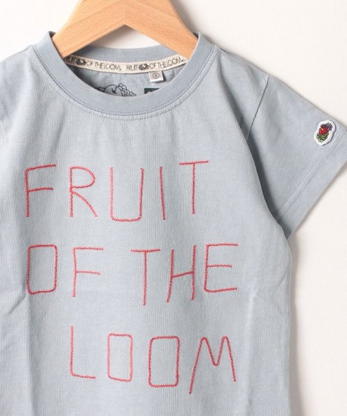FRUIT OF THE LOOM(フルーツオブザルーム)/【Kid’s】FRUIT OF THE LOOM/フルーツオブザルーム　カレッジロゴ刺繍Tシャツ/img02