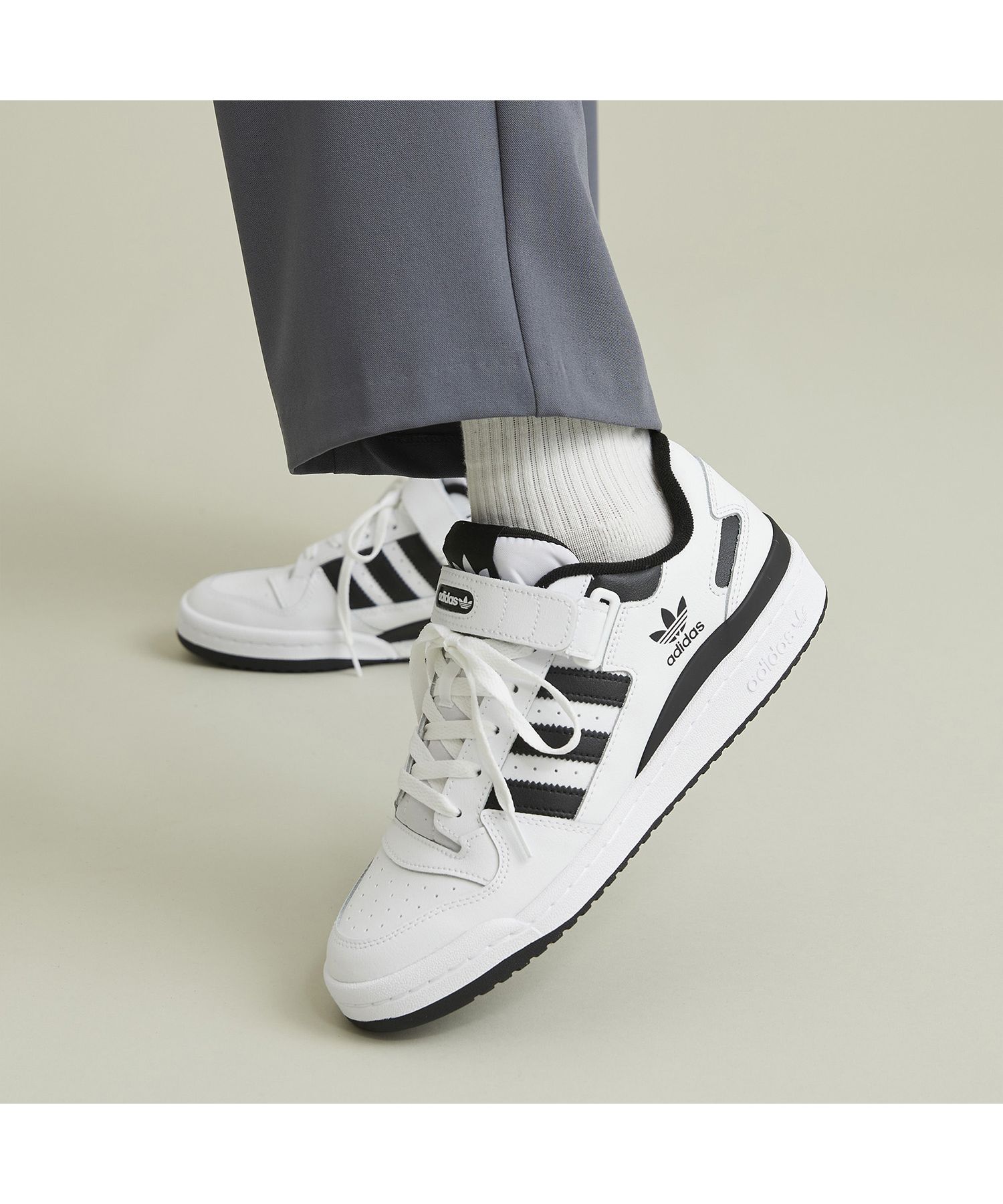 adidas オリジナルス　フォーラム ロー / FORUM LOW　黒