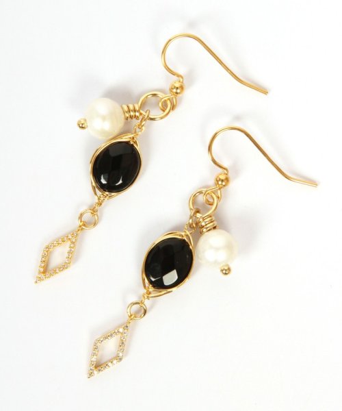 セール 30 Off 8月誕生石オニキス K14gf ガラスひし形ピアス ワイスチャーム Wythecharm Magaseek