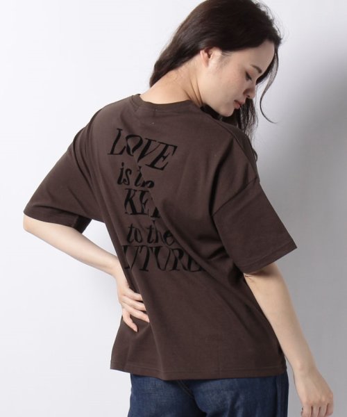 COEL(コエル)/COEL×SHOGO SEKINE love isTシャツ/img01