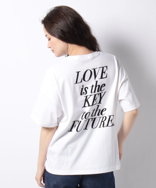 COEL(コエル)/COEL×SHOGO SEKINE love isTシャツ/img02