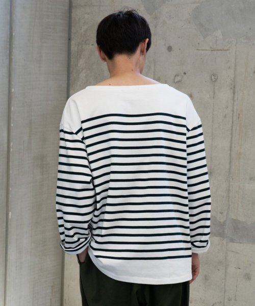 SHIPS MEN(シップス　メン)/【WEB限定】SHIPS: ワンポイント ロゴ リラックスフィット ジャージー ボーダー ボートネック ロングスリーブ Tシャツ (ロンT)/img10