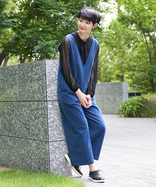 細コーデュロイのサロペット 