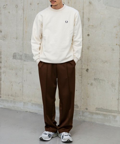 SHIPS MEN(シップス　メン)/【WEB限定/SHIPS別注】FRED PERRY: ワンポイント ロゴ サイドリブ クルーネック スウェット (トレーナー)/img01