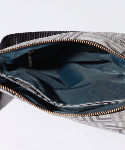 ショルダーバッグ【サンマール】 商品説明アイコニックなシンボルとブランロゴを組み合わせた総柄を、大人っぽいシックなカラーリングで表現したショルダーバッグ。小さ U1361919448(10450円)