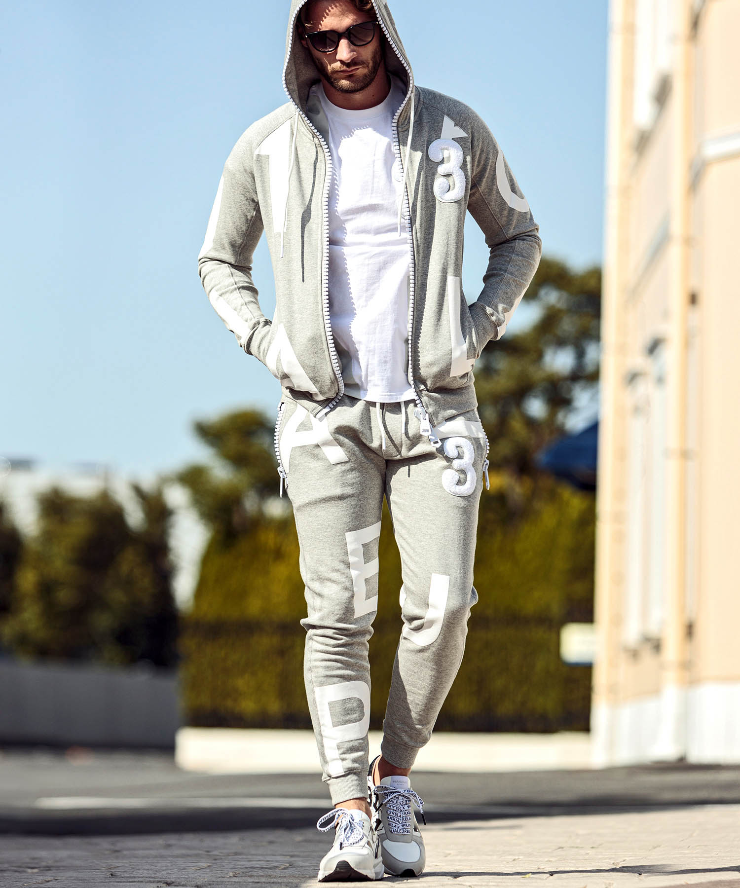 ビッグファスナーランダムロゴパーカー(504297147)｜HANKYU MEN'S