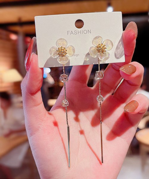 セール ピアス 花 揺れる ロングピアス 大ぶり モチーフピアス 可愛い イヤリング 人気アクセサリー 二次会 結婚式 ショッピングゴー Shoppinggo Magaseek
