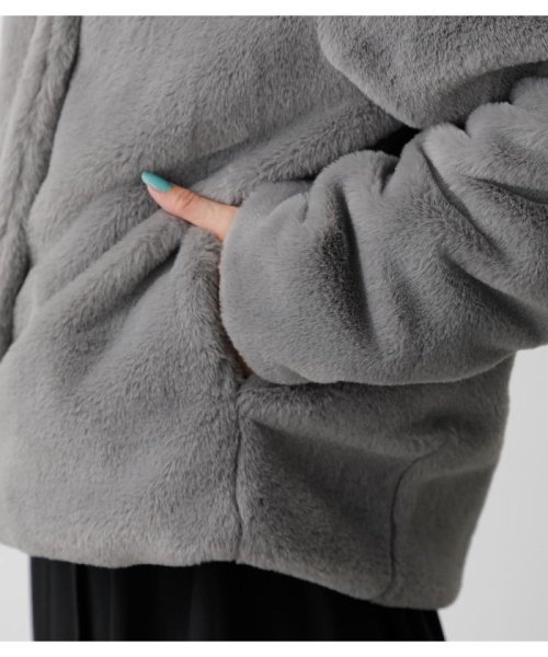 AZUL by moussy(アズールバイマウジー)/FLUFFY HOODIE SHORT COAT/img35