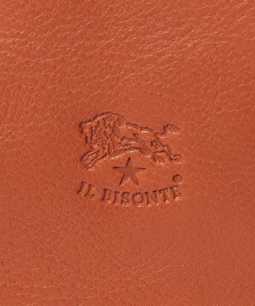 【IL BISONTE】イルビゾンテ ショルダーバッグ A2960EP 商品説明すっきりと持ち歩けるコンパクトなスクエアフォルムで、便利に活躍してくれるショルダーバッグ。フロントには小さくシンボリックなロゴを刻印し B1798100810(13915円)