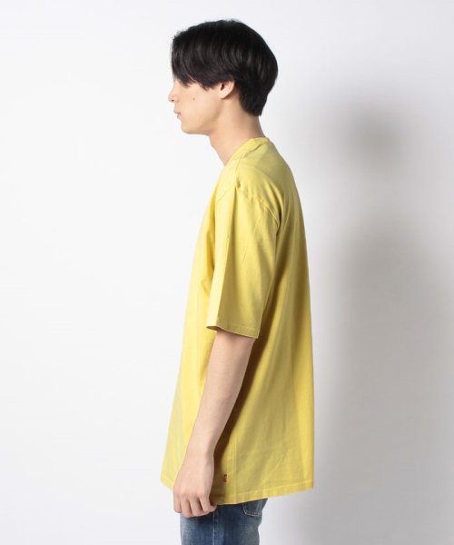 LEVI’S OUTLET(リーバイスアウトレット)/STAY LOOSE SS TEE RUGGED DYE SUPER LEMON/img01