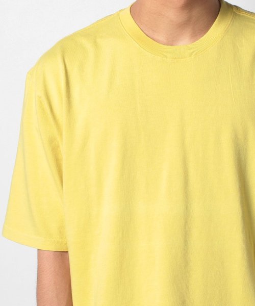 LEVI’S OUTLET(リーバイスアウトレット)/STAY LOOSE SS TEE RUGGED DYE SUPER LEMON/img03