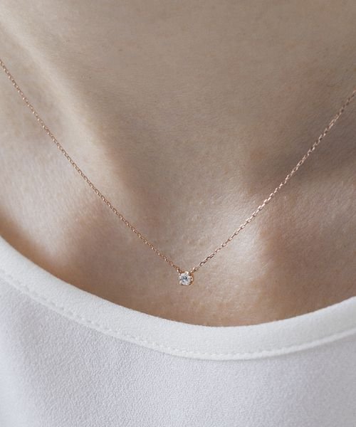 K10ピンクゴールドネックレス 商品説明繊細な爪でダイヤモンドの輝きを引き立てた、上品な一粒ネックレス。ピンクゴールドの柔らかな色合いが、女性らしい可憐な魅力を添えます。スタイルを選ばずに永く身に着けら P1950757251(14850円)