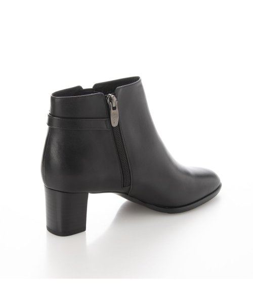 ベルトデザインサイドゴアショートブーツ ヒール5 5cm／筒丈10cm■原産国