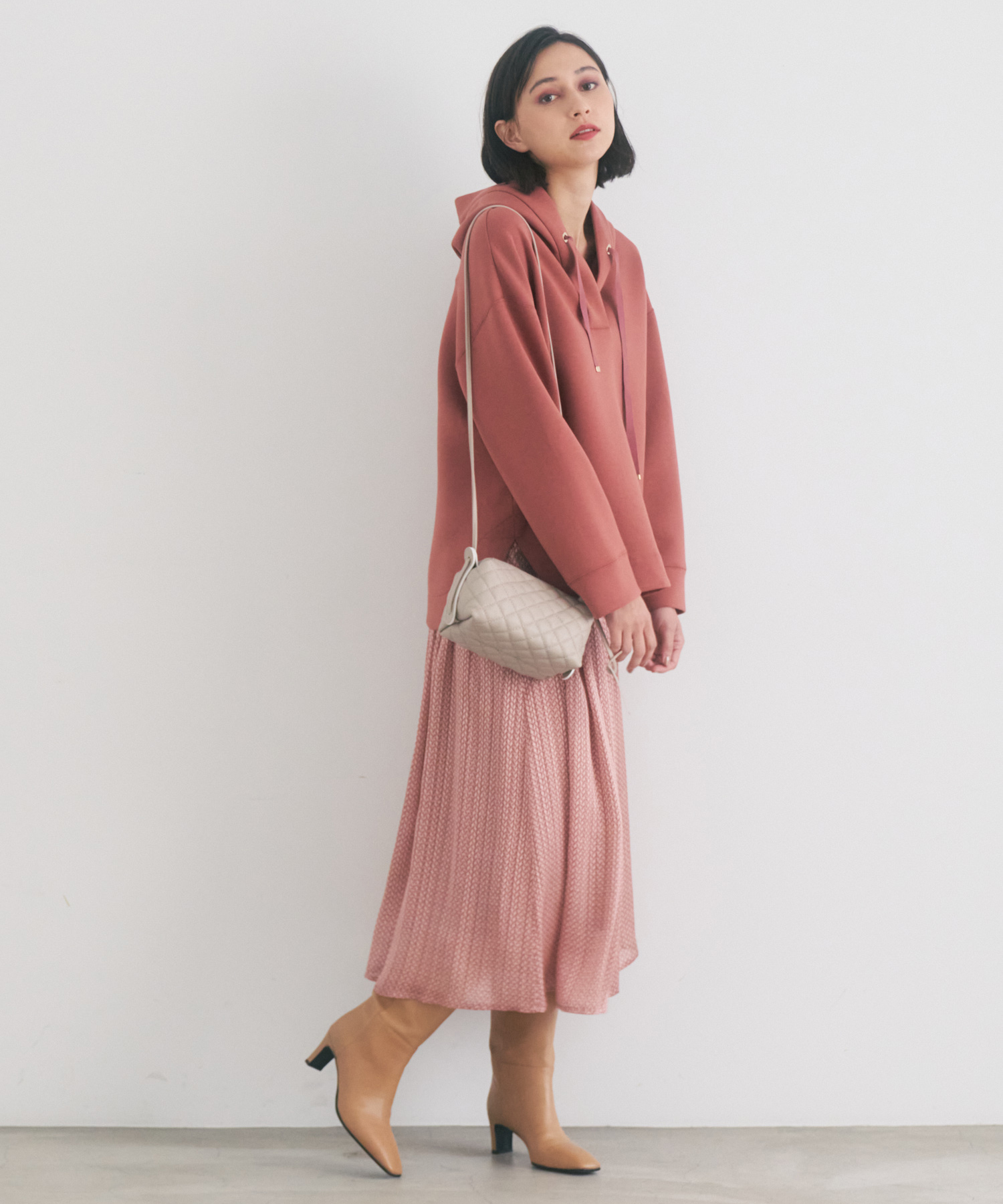 ダンボールフードプルオーバー