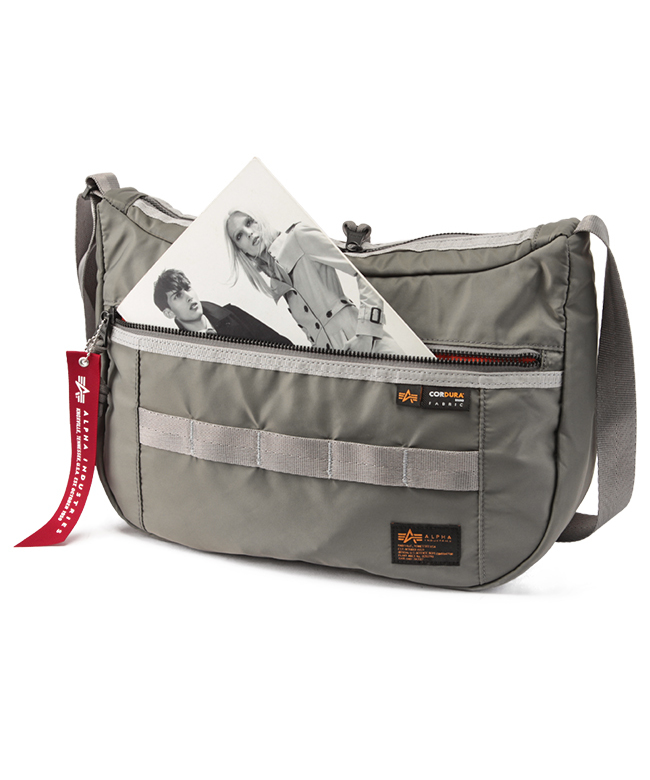 HOT，豊富な アルファインダストリーズ MA－1タイプ ショルダーバッグ