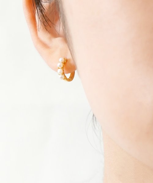 ベビーパールキャッチレスピアス 