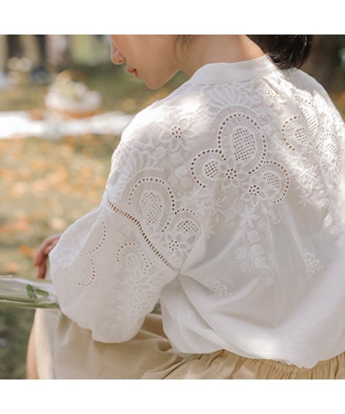JUNOAH(ジュノア)/刺繍ノーカラーレースブラウス 韓国ファッション/img01