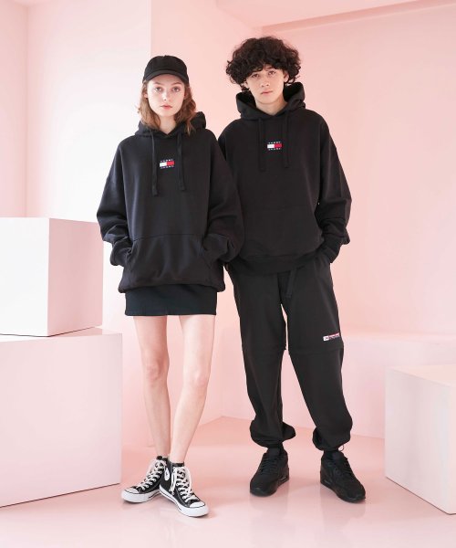 TJM TOMMY BADGE HOODIE 