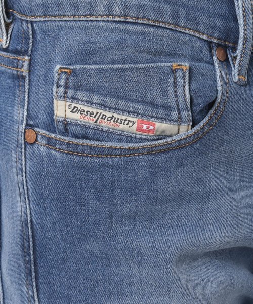 セール メンズ Diesel ディーゼル Tepphar X 00swic R8xa3 デニム パンツ ディーゼル Diesel Magaseek