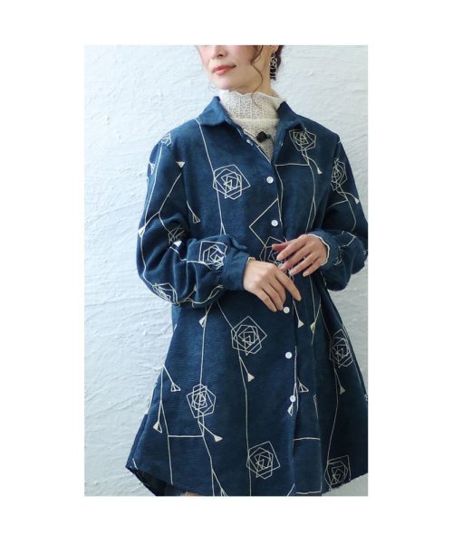 Sawa a la mode(サワアラモード)/幾何学な花刺繍のコーデュロイシャツ/img25