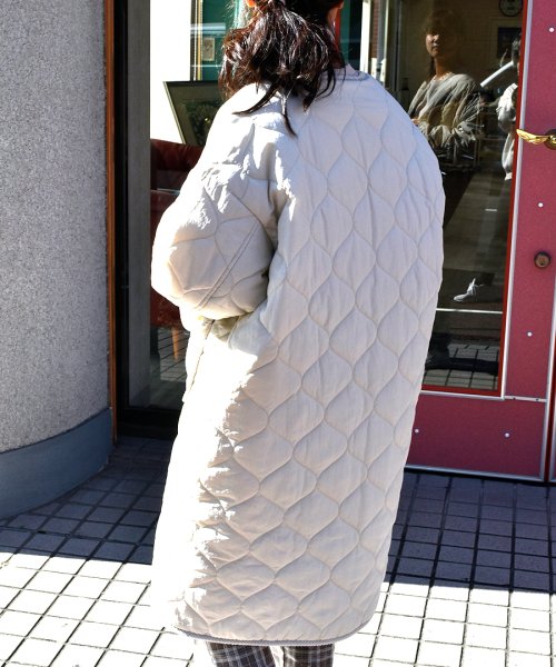 ARGO TOKYO(アルゴトウキョウ)/Corduroy piping quilting boa coat 21030　コーデユロイパイピングボアコート　ボアコート　コート　中ボアコート　ノーカラーコ/img26