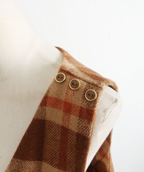 tocco closet(トッコクローゼット)/ポケット付き飾り釦装飾起毛チェックジャンパースカート/img18