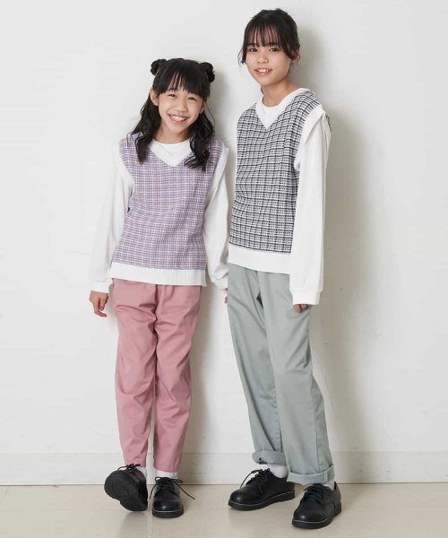 a.v.v(KID'S)(アー・ヴェ・ヴェキッズ)/[140－150]【洗濯機で洗える】Vネックニットベスト&長袖Ｔシャツ2点セット/img17