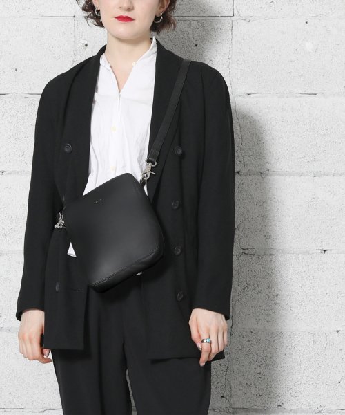 MAISON mou(メゾンムー)/【YArKA/ヤーカ】real leather zip shoulder bag[Alnitak]/リアルレザーショルダーバッグ/img02