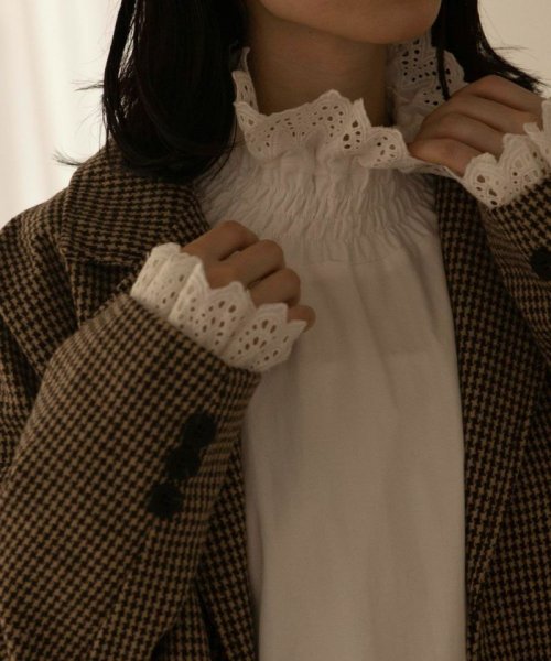 marjour(マージュール)/VINTAGE LIKE LACENECK BLOUSE/img17