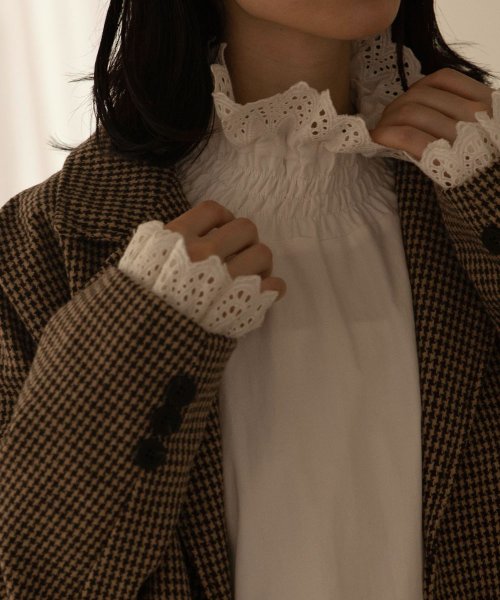 marjour(マージュール)/VINTAGE LIKE LACENECK BLOUSE/img32