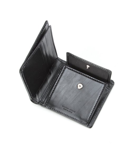 マスターピース 財布 二つ折り財布 メンズ ブライドル レザー 本革 日本製 master－piece bridle 04232 Spire Leather Company EXCELLA 表面で固まってしまうので 寒いときは特にロウが現れやすくなります 普通は使っているうちに自然に摩擦で取れたり 摩擦熱で溶けてまた染み込んで見えなくなっていきますが 気になる場合は柔らかい布やブラシで拭き取ってください また植物タンニンなど自然のものだけで製造しているため水濡れには注意してください 水を吸い込みやすくシミができてしまう可能性があります クリーム等のケア用品はブライドルレザー用の物をご使用ください