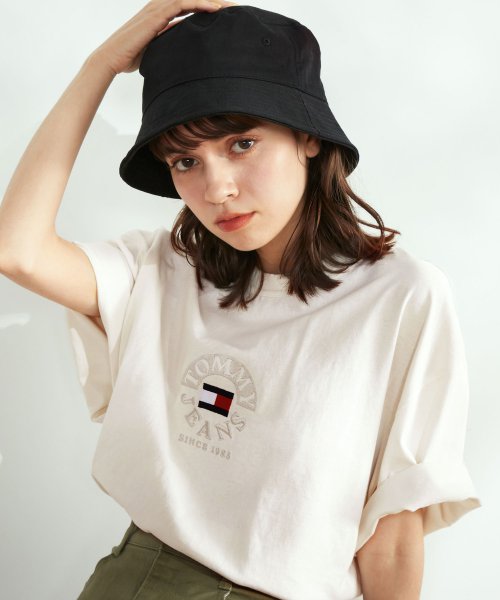 TOMMY JEANS(トミージーンズ)/ラウンドロゴクルーネックTシャツ/img03