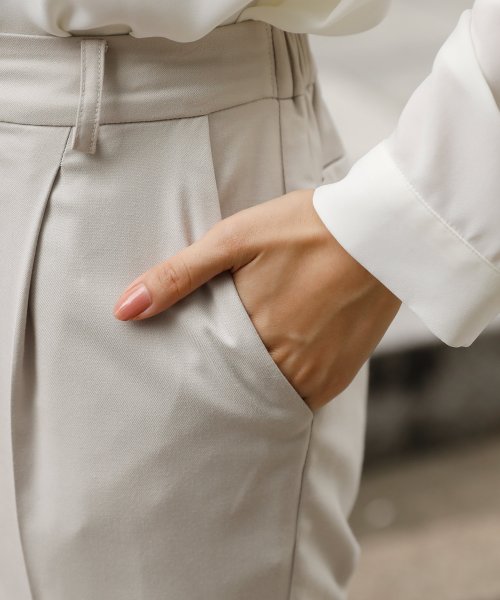 ノーカラージャケットＶネックパンツスーツ/パンツドレス・パンツスタイル セレモニースーツ/ 入学式（入園式）卒業式（卒園式）七五三フォーマルママスーツ 