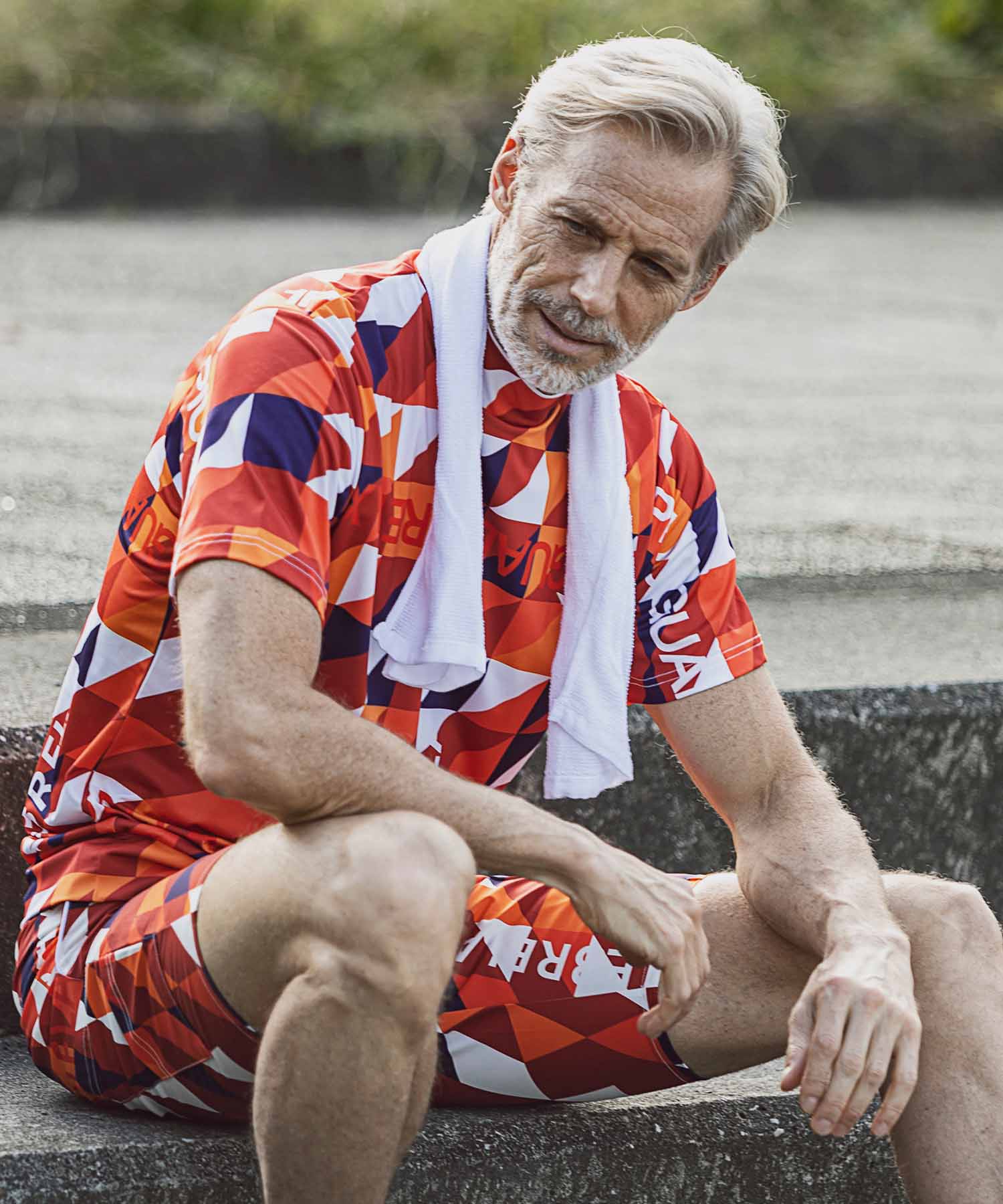 幾何学総柄半袖Tシャツ(504626708)｜HANKYU MEN'S / 阪急メンズ