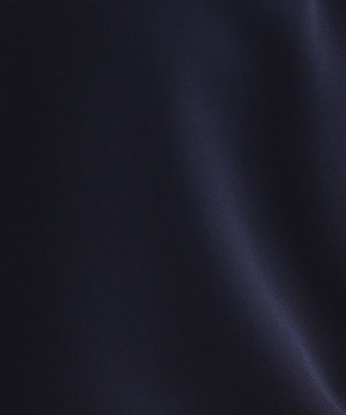 INDIVI(インディヴィ)/【通勤/洗える/UVケア/接触冷感/吸水速乾/エコ】サテンタック バイカラー半袖ブラウス/img23