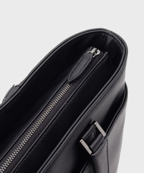 スマート モノトーントートバッグ 本体：合成皮革 持ち手：合成皮革