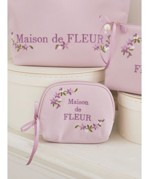 Maison de FLEUR(メゾンドフルール)/すみれ刺繍ティッシュケース/img01