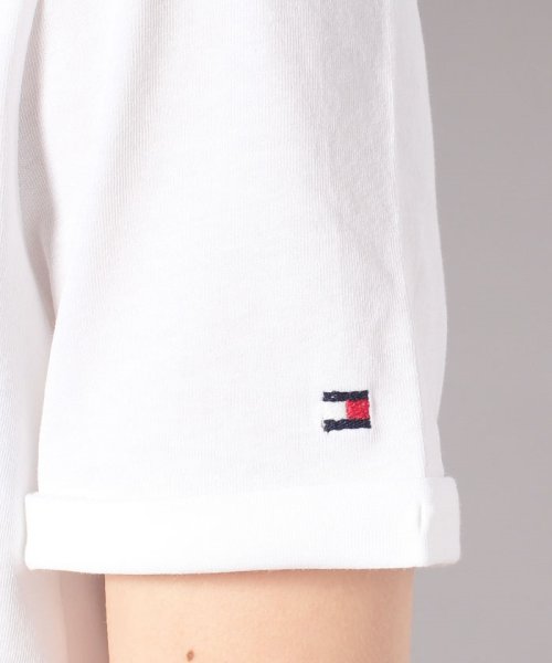 TOMMY HILFIGER(トミーヒルフィガー)/ロゴテープフラッグプリントTシャツ/img05