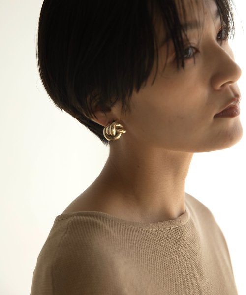 marjour(マージュール)/OVERLAY EARRING/img01