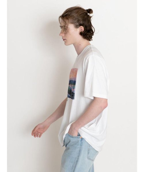 Levi's(リーバイス)/リラックスフィット Tシャツ POSTER WAVES WHITE/img01