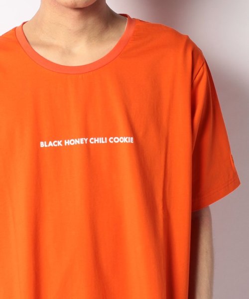 BLACK HONEY CHILI COOKIE(BLACK HONEY CHILI COOKIE)/B.H.C.C 2020 Logo Tee/img13