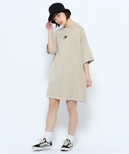 TOMMY JEANS(トミージーンズ)/バッジTシャツワンピース/img01