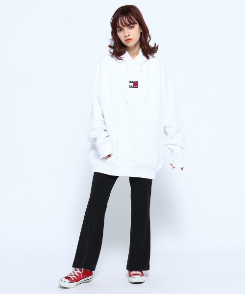 TJM TOMMY BADGE HOODIE 