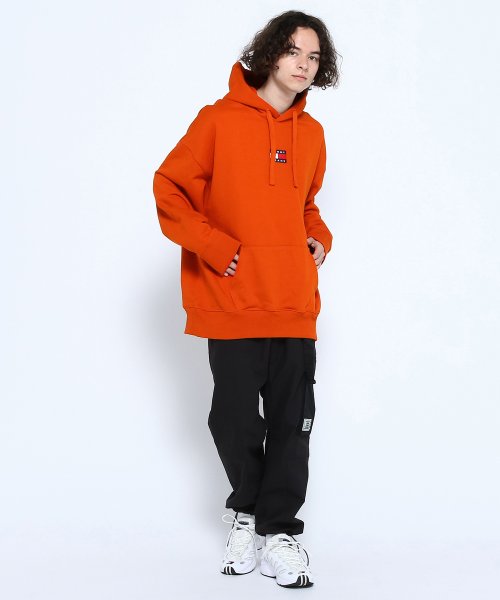 TOMMY JEANS(トミージーンズ)/TJM TOMMY BADGE HOODIE/img17