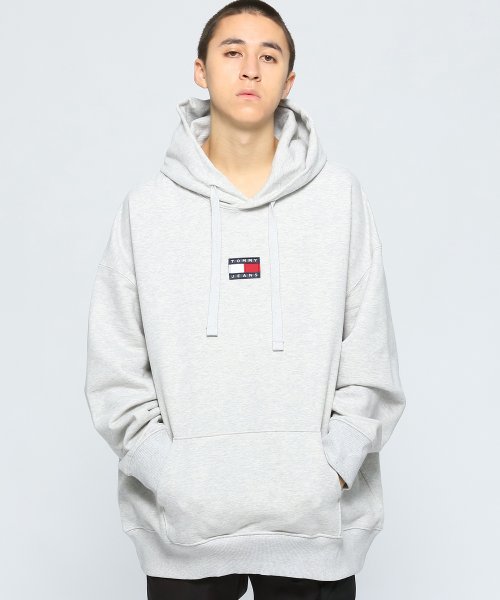 TJM TOMMY BADGE HOODIE 